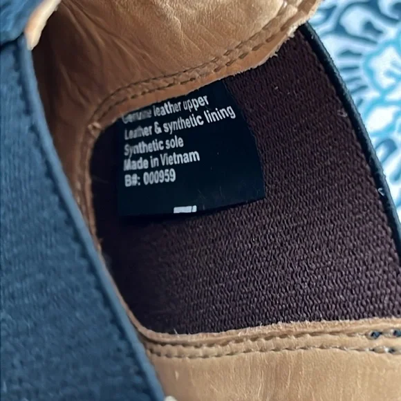 Blundstone Black Leather Heeled Boots size 6US, 36EU, 3UK - Picture 6 of 7